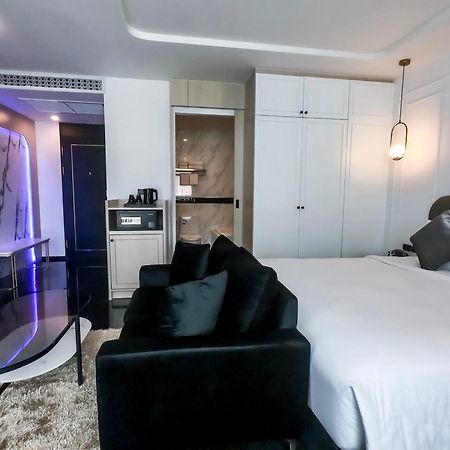 Ratri Hotel Phuket Old Town Bagian luar foto