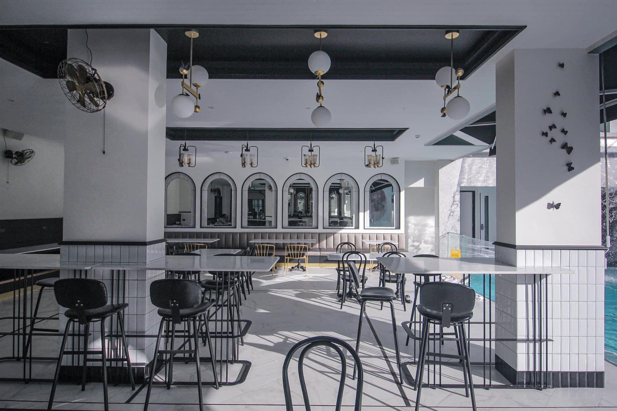 Ratri Hotel Phuket Old Town Bagian luar foto