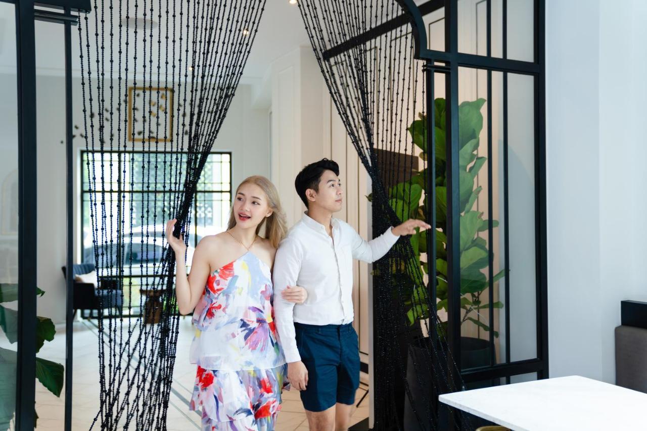 Ratri Hotel Phuket Old Town Bagian luar foto